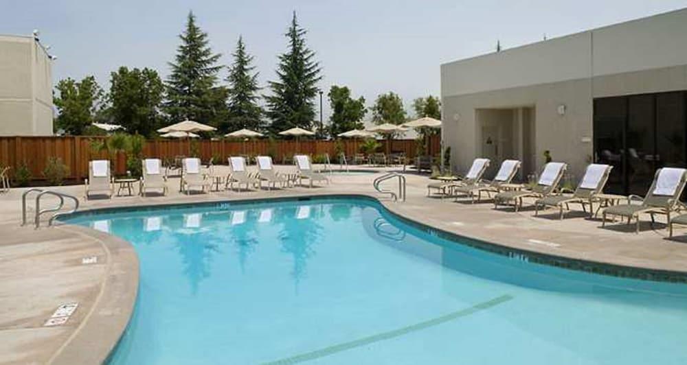 Hilton Sacramento Arden West Hotel Eksteriør billede